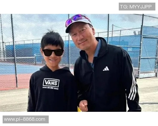 年轻足球球星的父亲是谁 盘点那些成就辉煌的球员背后的家庭故事